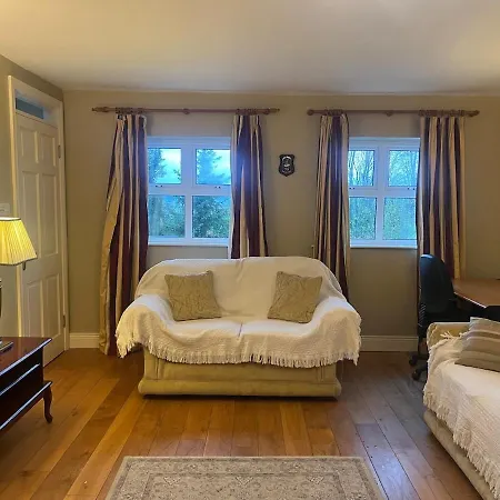 Self Catering Silvermines Апартаменты *